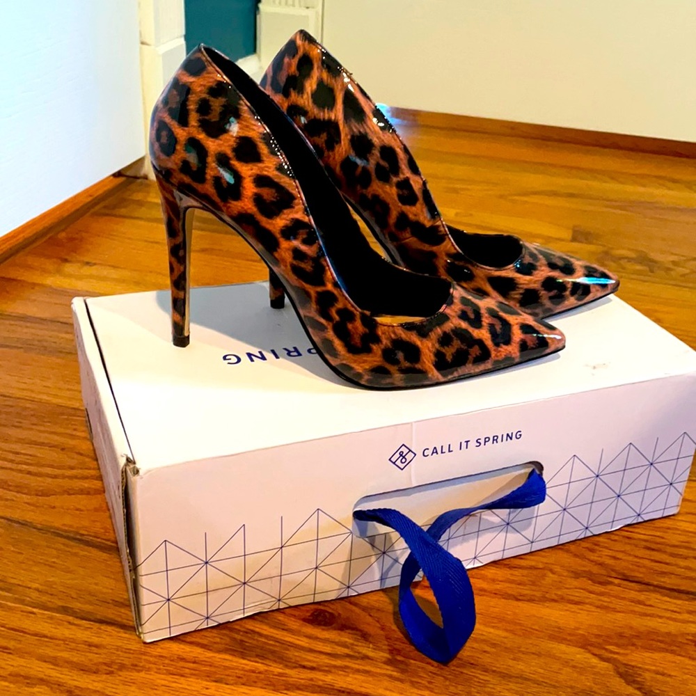 Cheetah print pumps